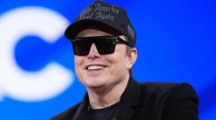 বিশ্বের প্রথম হাফ-ট্রিলিয়নিয়ার ইলন মাস্ক