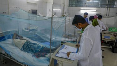 ২৪ ঘণ্টায় ডেঙ্গুতে আরো ৬ জনের মৃত্যু, হাসপাতালে ৬৪৭