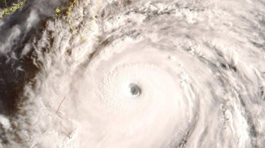 ধেয়ে আসছে সুপার টাইফুন রাগাসা