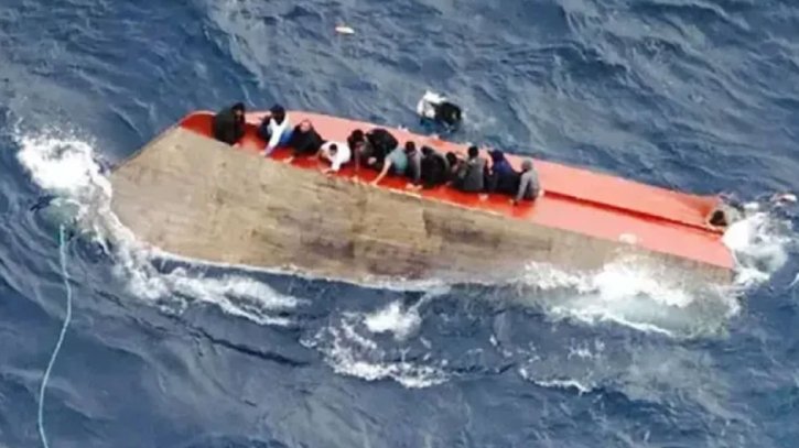 বাংলাদেশিসহ ৩২ জন উদ্ধার, নিখোঁজ অন্তত ৭০