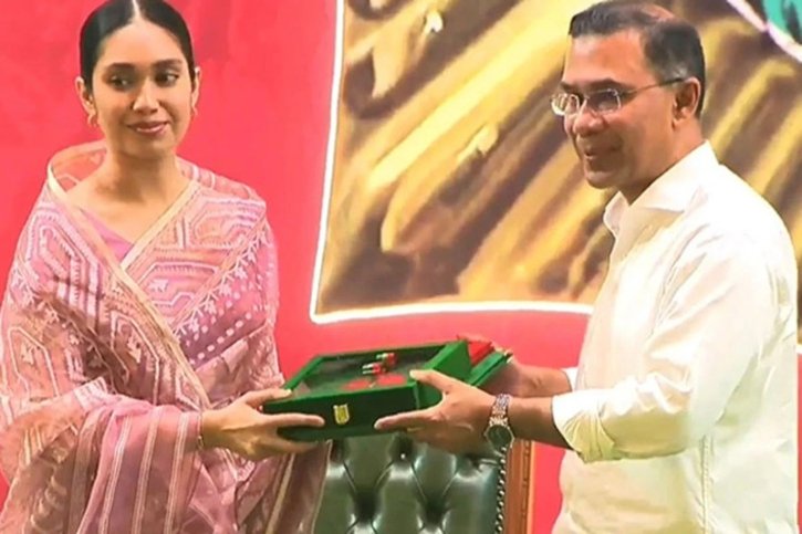 খালেদা জিয়ার পক্ষে পুরস্কার নিলেন জাইমা রহমান